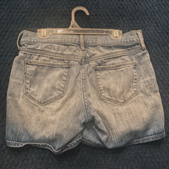 Old Navy Summer Shorts - Picture 2 of 2